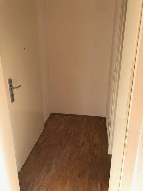 +++ATTRAKTIVE 2,5-RAUM MAISONETTE- WOHNUNG MIT PARKETT, EINBAUKÜCHE UND AUFZUG+++ – Chemnitz – Vorschaubild 4