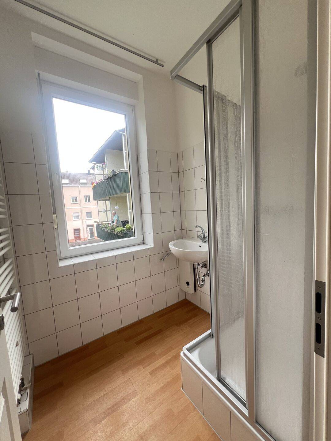 GEMÜTLICHE 1,5 ZIMMERWOHNUNG DIREKT AM WASSERTURM! – Mönchengladbach – Vorschaubild 4