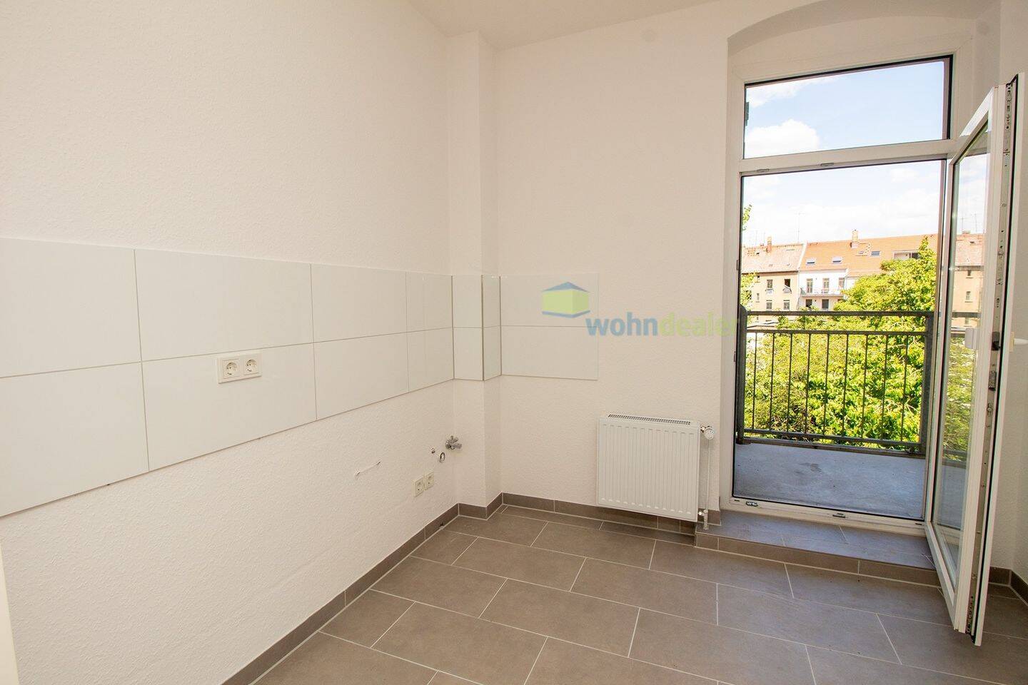 frisch renovierte 3-Zimmer-Wohnung - Deckenspots, Laminatfußboden, Badewanne, Gäste-WC, Balkon! – Leipzig – Vorschaubild 9