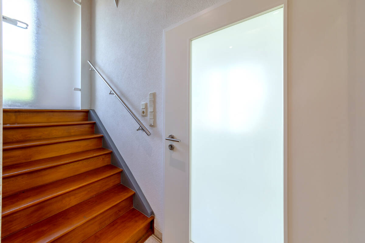 EIN- ODER ZWEIFAMILIENHAUS! mit ca. 151 m² Wohnfläche, 590 m² Grundstück, und eine XL-Doppelgarage – Aarbergen – Vorschaubild 7