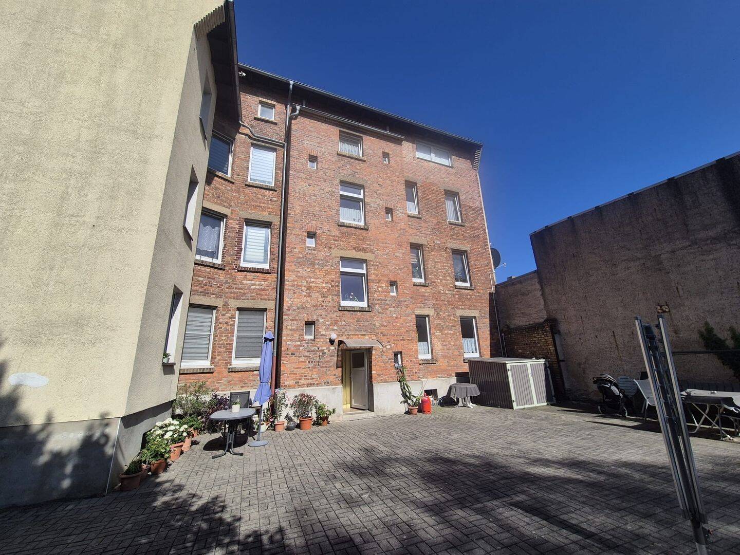 Charmante 3-Zimmer-Wohnung mit Stellplatz im Herzen von Calbe – Calbe (Saale) – Vorschaubild 2