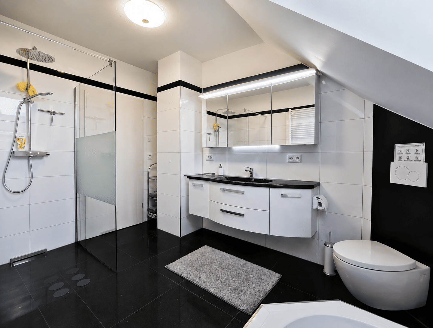 Energieeffizientes Zweifamilienhaus in Cottbus-Gallinchen - Ihr neues Zuhause wartet! – Cottbus – Bild 1 von 7