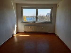 Lichtdurchflutete 1- Wohnung mit Seeblick sucht Bewohner!