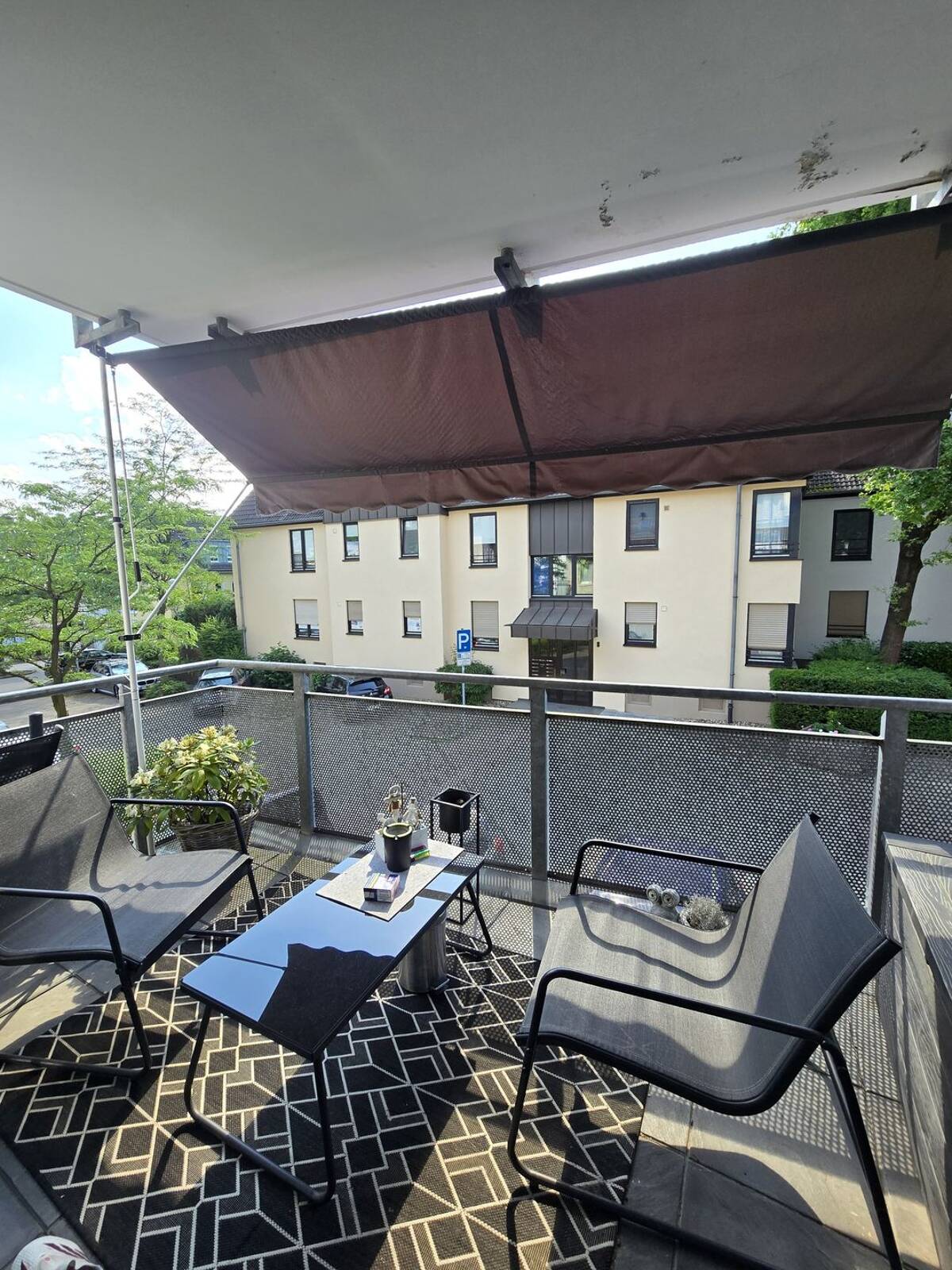Familienfreundliche Maisonette mit großzügigem Raumkonzept und Terrasse – 50859 Köln – Bild 1 von 9