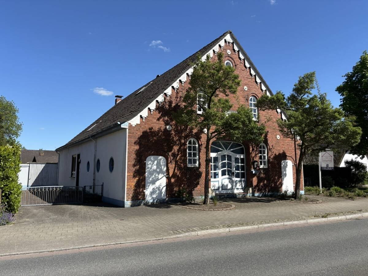Historisches Bauernhaus mit bis zu 3 Wohneinheiten,Wärmepumpe,Garage und überdachtem Pool – 28777 Bremen – Bild 1 von 9
