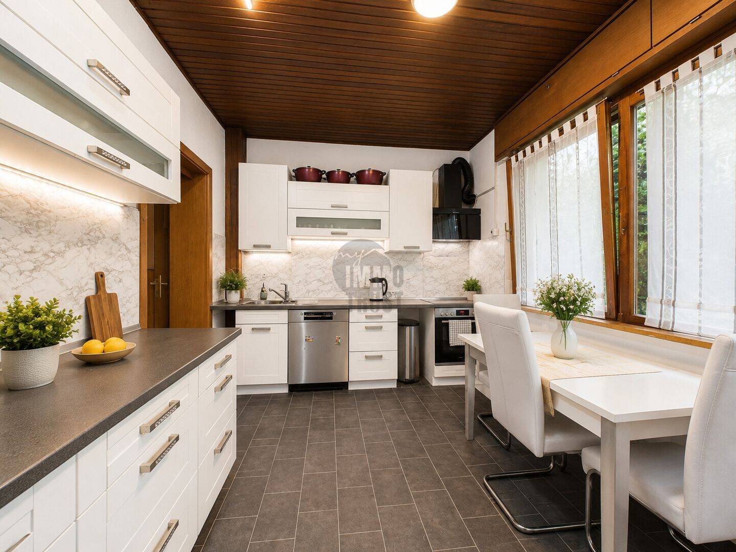 ZENTRALE LAGE MIT SELTENEM RÜCKZUGSCHARAKTER - GESCHÜTZTER GARTEN, GROßE TERRASSE UND KLIMAANLAGEN – Bremerhaven – Vorschaubild 6