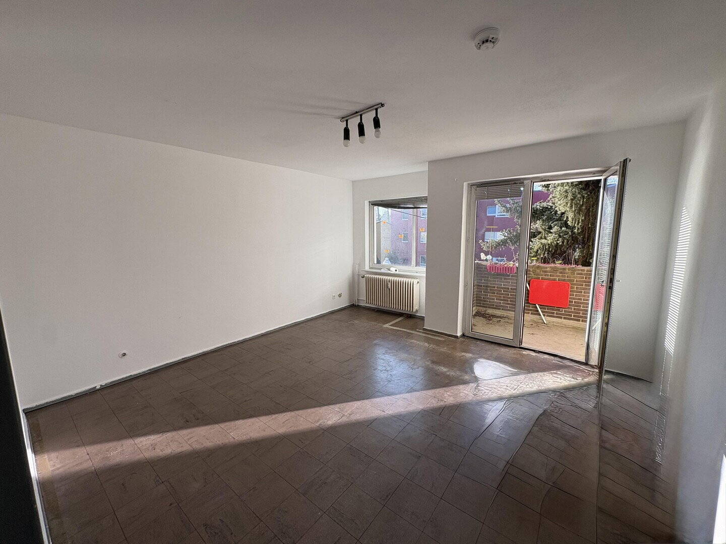 Ruhige 2-Zi.-Wohnung mit Balkon und Garten in Lichterfelde - sanierungsbedürftig