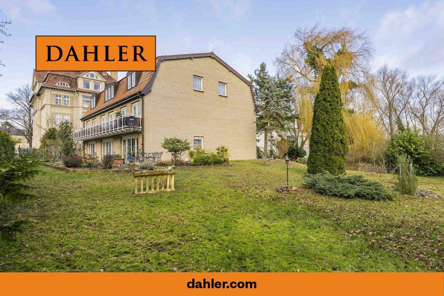 Stylish end-of-terrace house with large garden on Glienicker Lake - sale with right of residence – Potsdam – Bild 1 von 9