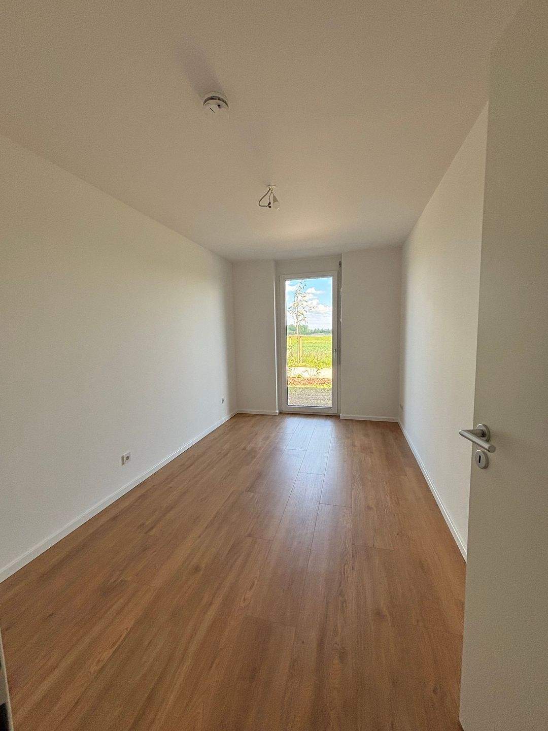 Attraktive 5-Zimmer-Wohnung mit Terrasse – München – Vorschaubild 3