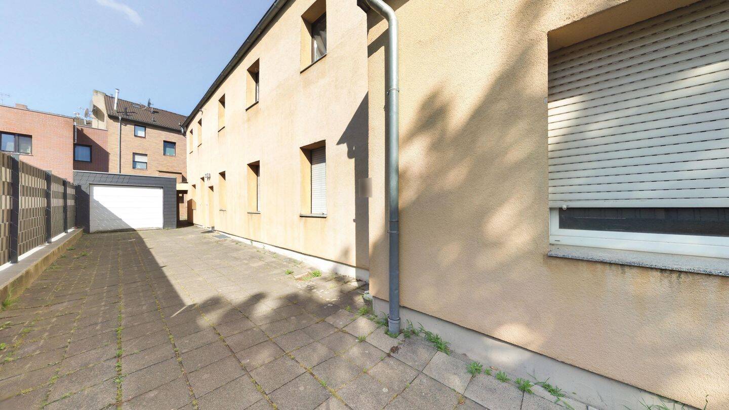 MG-Pesch: Mehrfamilienhaus mit 6 Wohneinheiten plus Garagen - mit Mietsteigerungspotential – Mönchengladbach – Vorschaubild 5