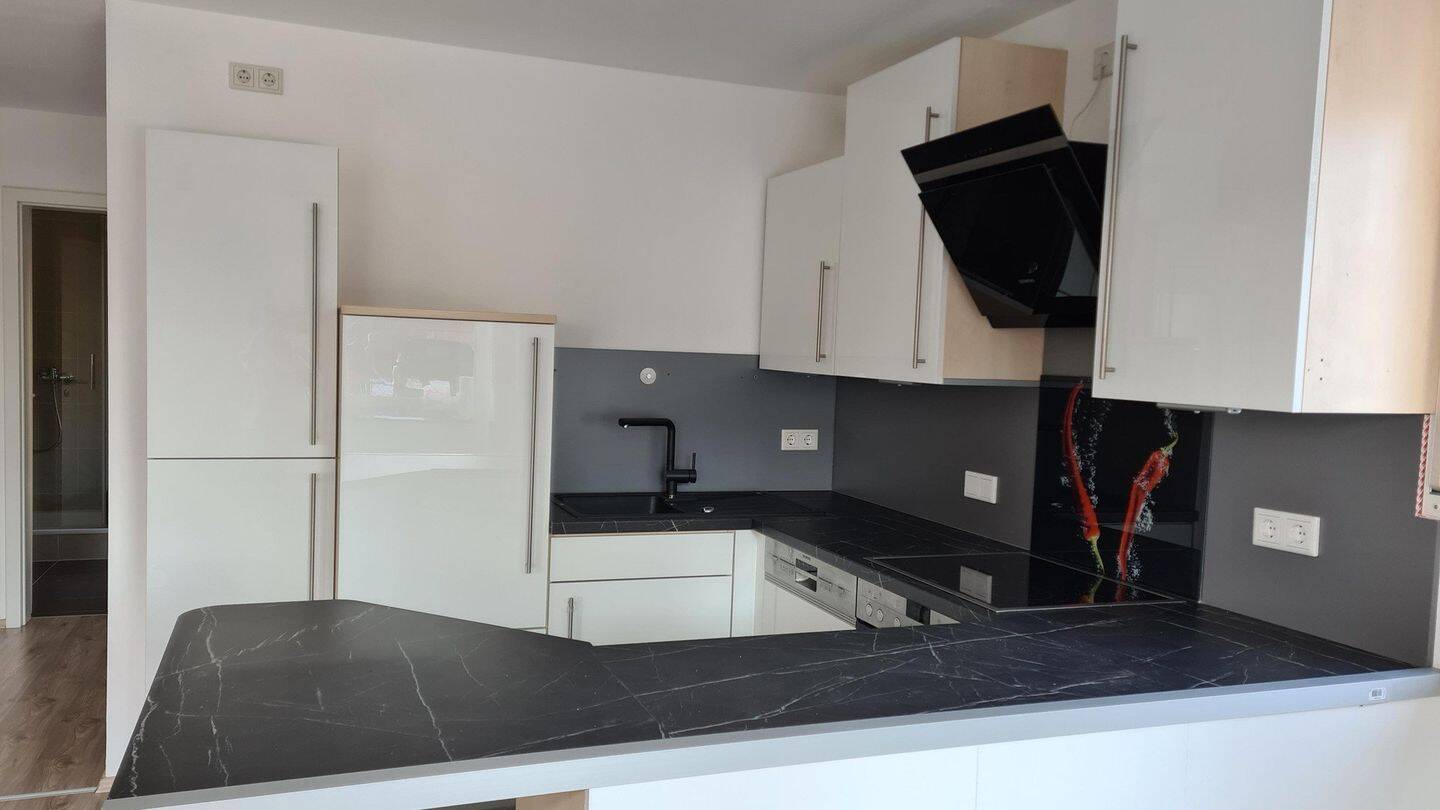 Schöne Wohnung, 2 Zimmer, Küche, Bad, Stellplatz – Ingolstadt – Vorschaubild 2