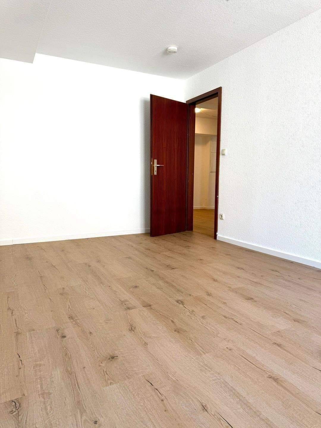 +++ HELLE RENOVIERTE 3-ZIMMER-WOHNUNG MIT AUFZUG +++ – Nürnberg – Vorschaubild 4