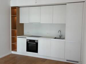 Erstbezug! Lichtdurchflutete, urbane Wohnung mit Blick zum Westfield Shoppingcenter im Eleven Decks – 20457 Hamburg – Vorschaubild 4
