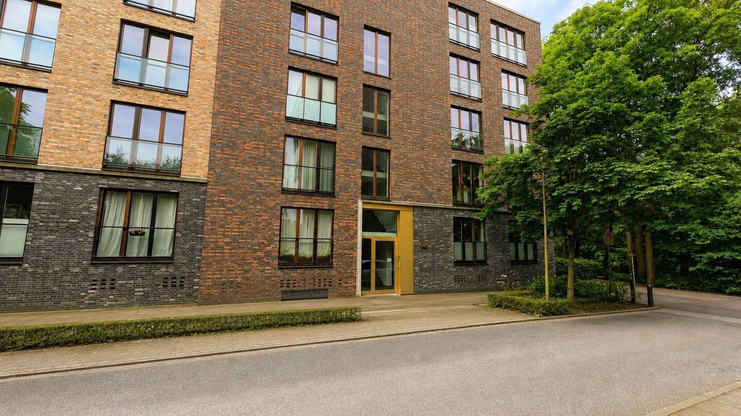 Stadtparknahe und moderne 3-Zi. mit Loggia und zusätzlich ca. 35 m² Terrasse