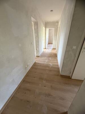 Wohnung mit Loggia und Weitblick ins Grüne. Neunkirchen, Am Wäldchen 6 – 66538 Neunkirchen – Vorschaubild 4