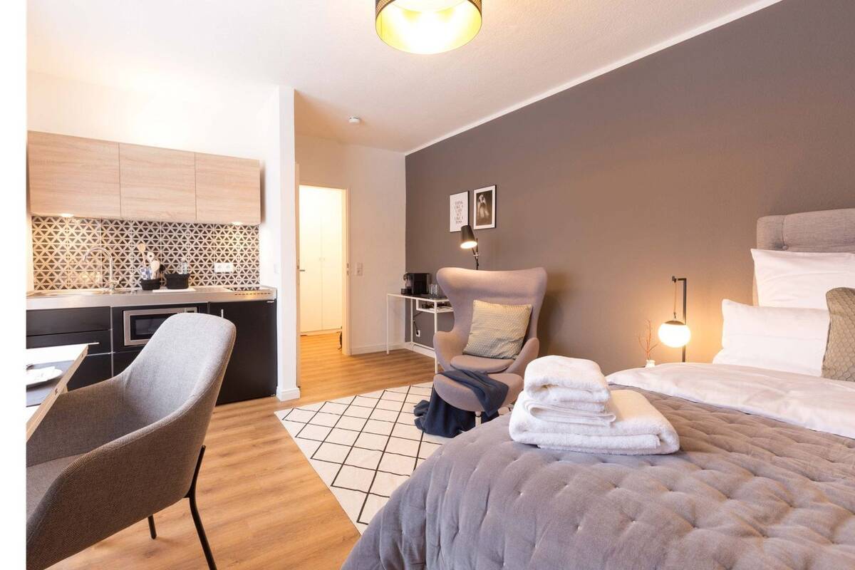 Direkt einziehen & wohlfühlen: Möbliertes 1-Zimmer-Apartment in TOP-Lage – 48159 Münster – Bild 1 von 5