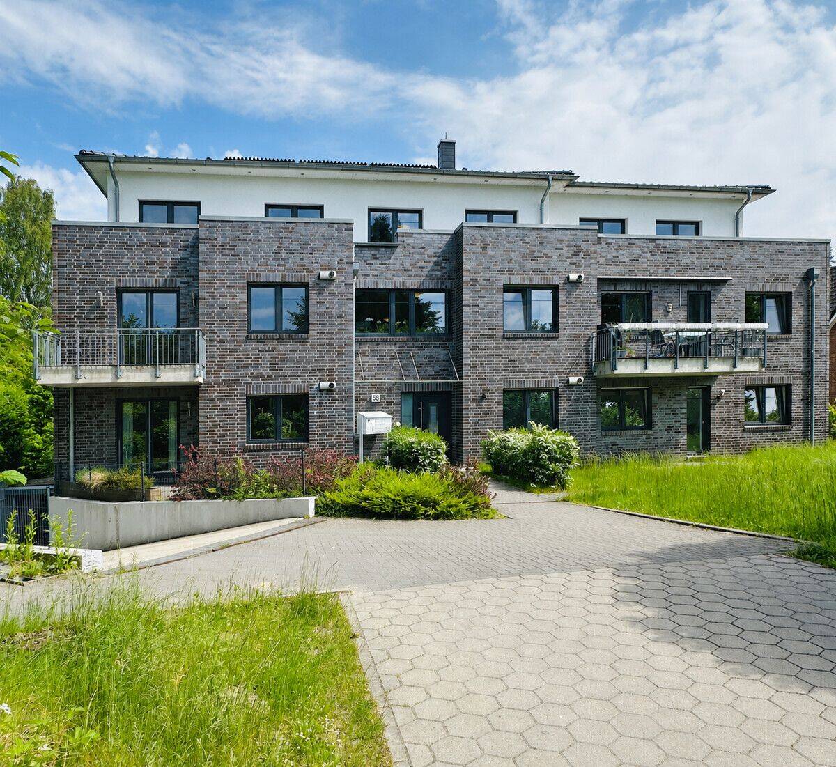 Perfekte Komfortwohnung mit viel Sonne – 22397 Hamburg – Bild 1 von 9