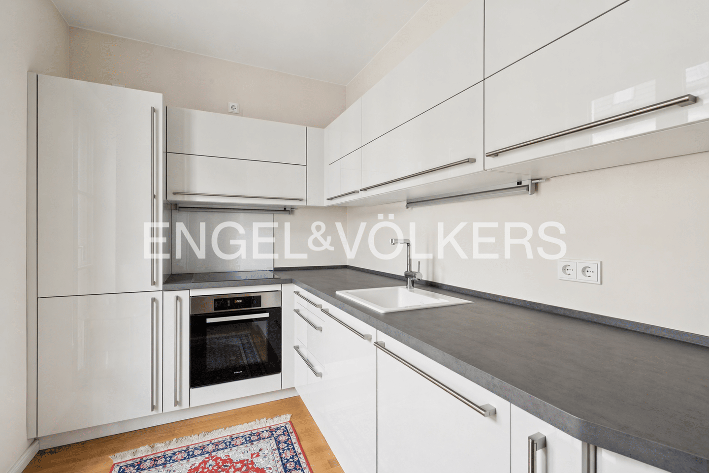 Moderne 3-Zimmer-Wohnung mit Westbalkon und Tiefgaragenstellplatz – Berlin – Vorschaubild 8