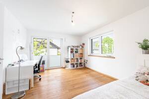 AIGNER - Neuwertige Doppelhaushälfte mit großzügigem Garten und viel Wohnkomfort – 81739 München – Vorschaubild 4