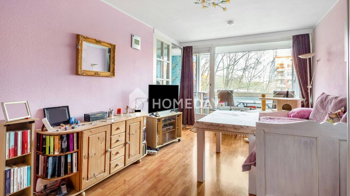 Gepflegtes 1-Zimmer-Apartment mit Loggia, Stellplatz und Aufzug - für Kapitalanleger – 22453 Hamburg – Bild 1 von 9