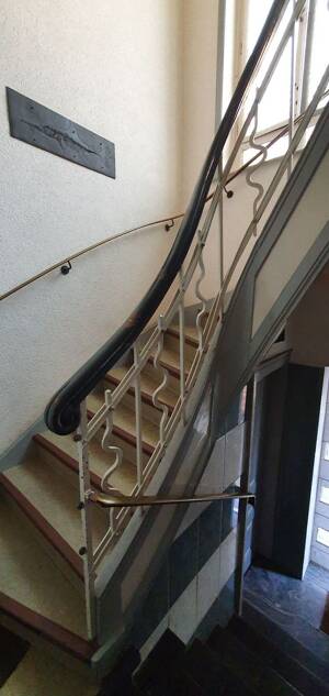 Altbau trifft Potenzial: Villa mit drei Wohneinheiten & Garagen in Offenbach am Main – 63071 Offenbach am Main – Vorschaubild 8