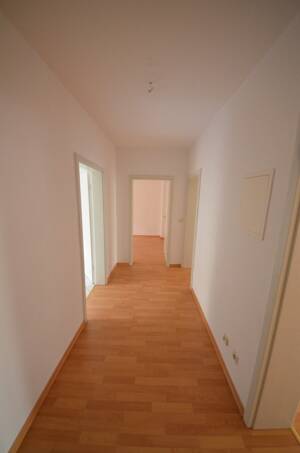 Sanierte Altbauwohnung Laminatboden und Balkon im ruhigen Hofgebäude! – 4155 Leipzig – Vorschaubild 4