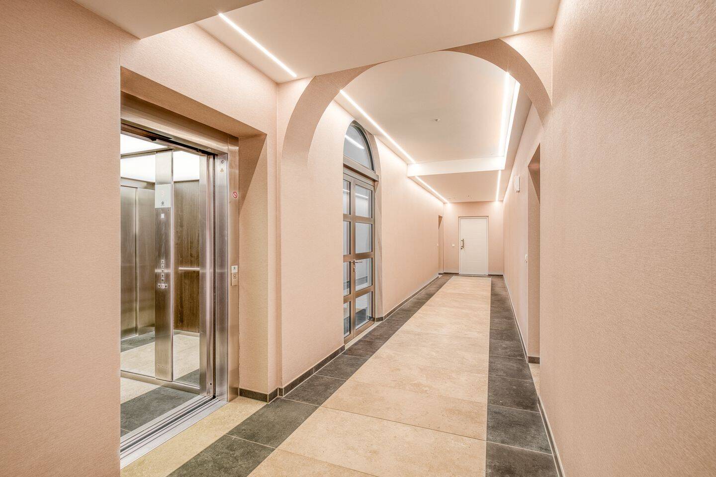 Charmante Dachgeschosswohnung nahe der Freien Universität – Berlin – Vorschaubild 9