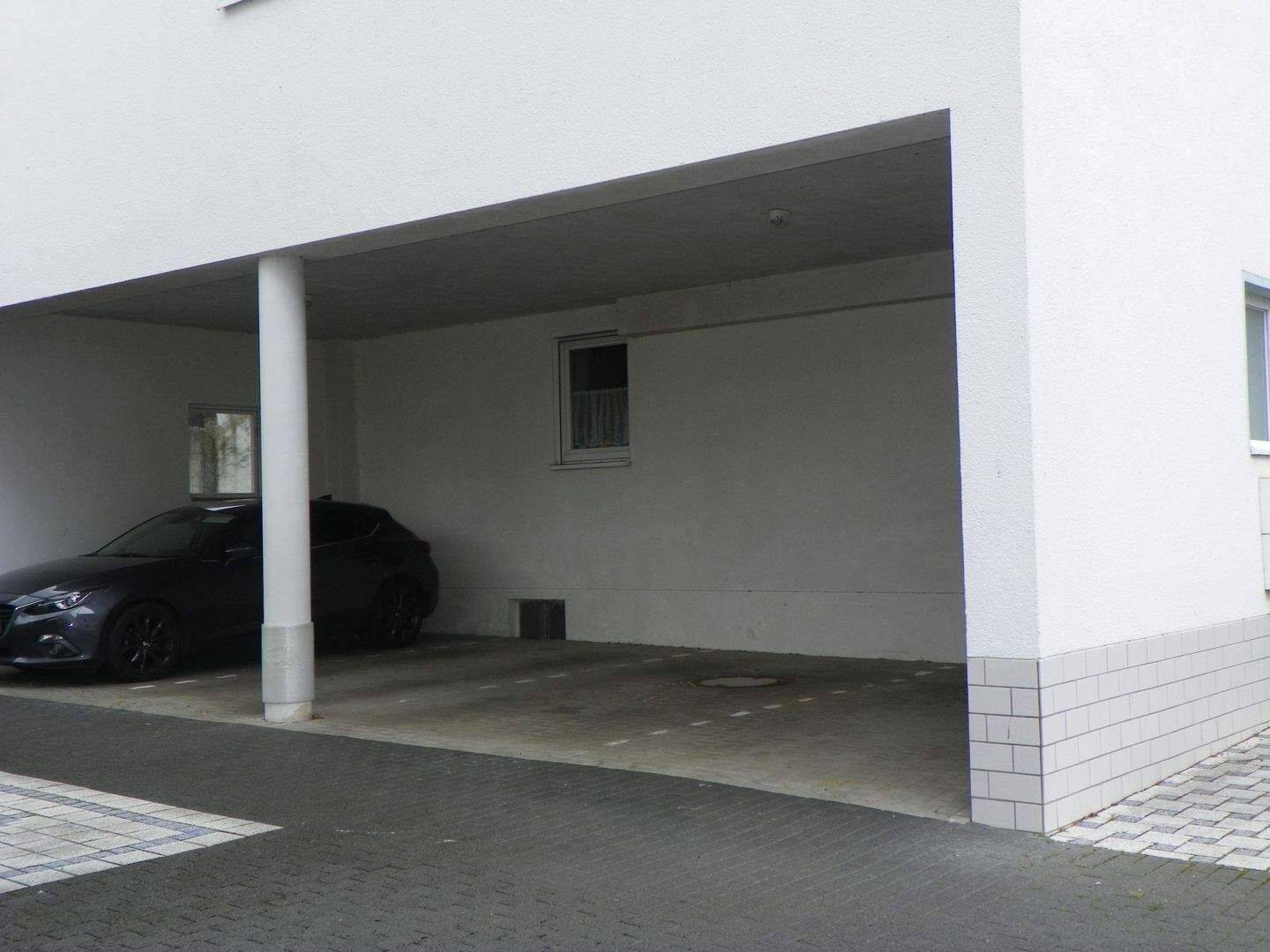 BAD VILBEL-GRONAU 2 MFH, insg. 8 gr. Wohnungen + 12 Kfz-Stellpl. in gutem Zustand, Balkone, Parkett, zeitgem. Bäder, Investment mit Potential! – Bad Vilbel – Vorschaubild 7