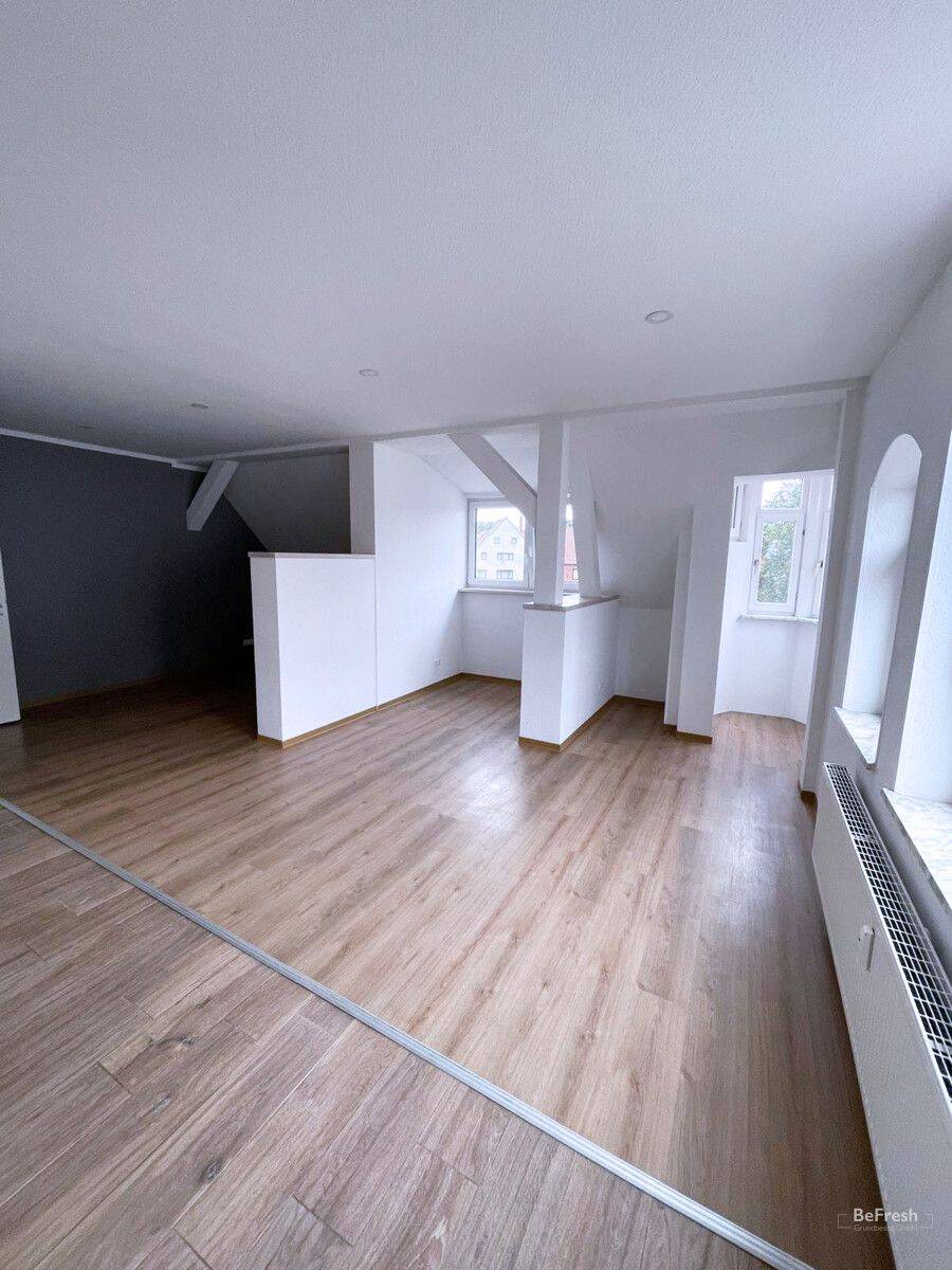 Sanierte 3 Zimmer Altbau-Wohnung 120 qm im Herzen von Apelern