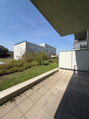 Lichtdurchflutete 3-Raum-Wohnung mit Einbauküche und Terrasse – 1067 Dresden – Vorschaubild 7