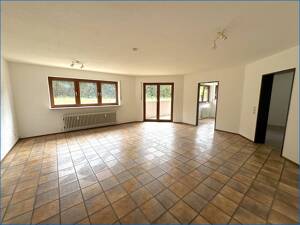 Geräumige und gemütliche 2,5 Zi.-Wohnung im Gartengeschoss mit Terrasse und PKW-Stellplatz! – 78315 Radolfzell am Bodensee – Vorschaubild 4