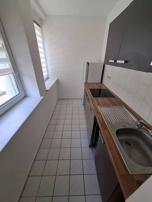 **2 Zimmer Altbauwohnung am Rande der Fußgängerzone! Ausschließlich für den Einpersonenhaushalt!** – Bonn – Vorschaubild 3