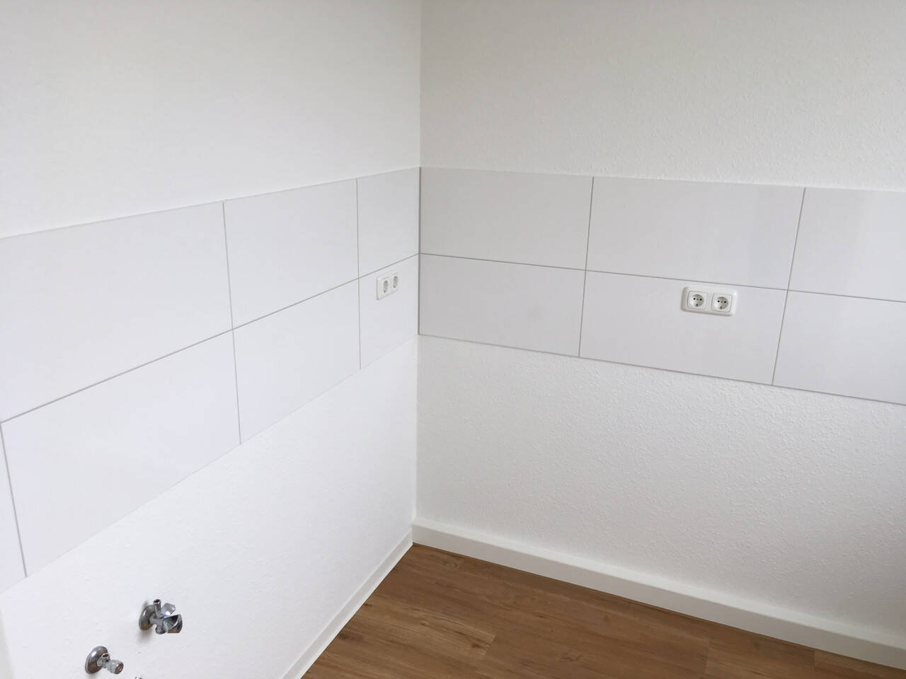 2 Raum Wohnung mit Balkon – Magdeburg – Vorschaubild 3