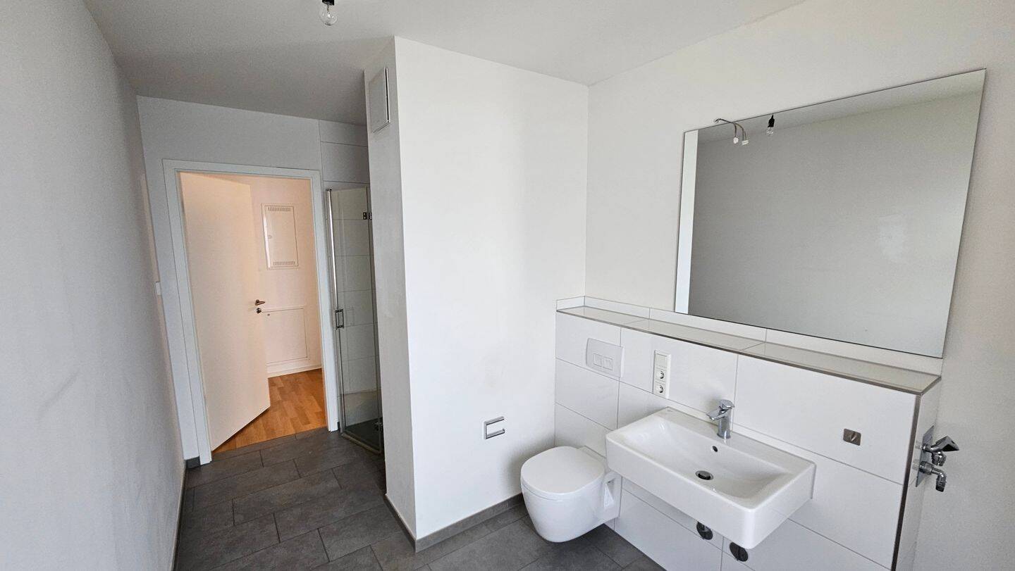 Moderne 4-Zimmer-Wohnung mit Balkon und großer Dachterasse von Düsseldorf-Benrath – Düsseldorf – Vorschaubild 2