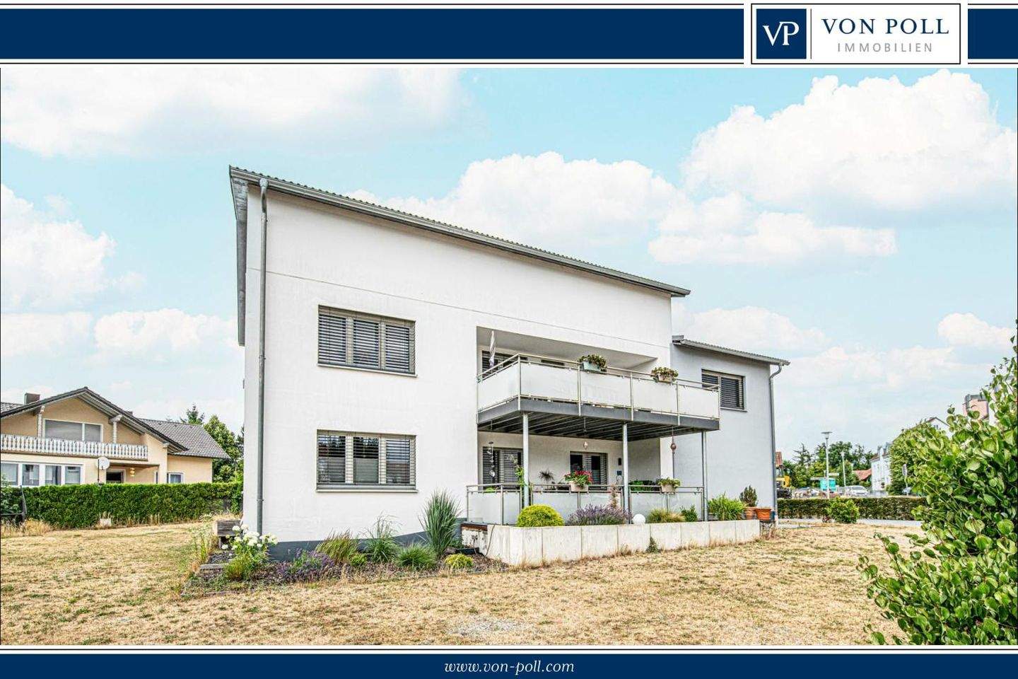 Modernes Wohnerlebnis - Großzügiges Zweifamilienhaus - Erdgeschoss vermietet – Roding – Bild 1 von 9