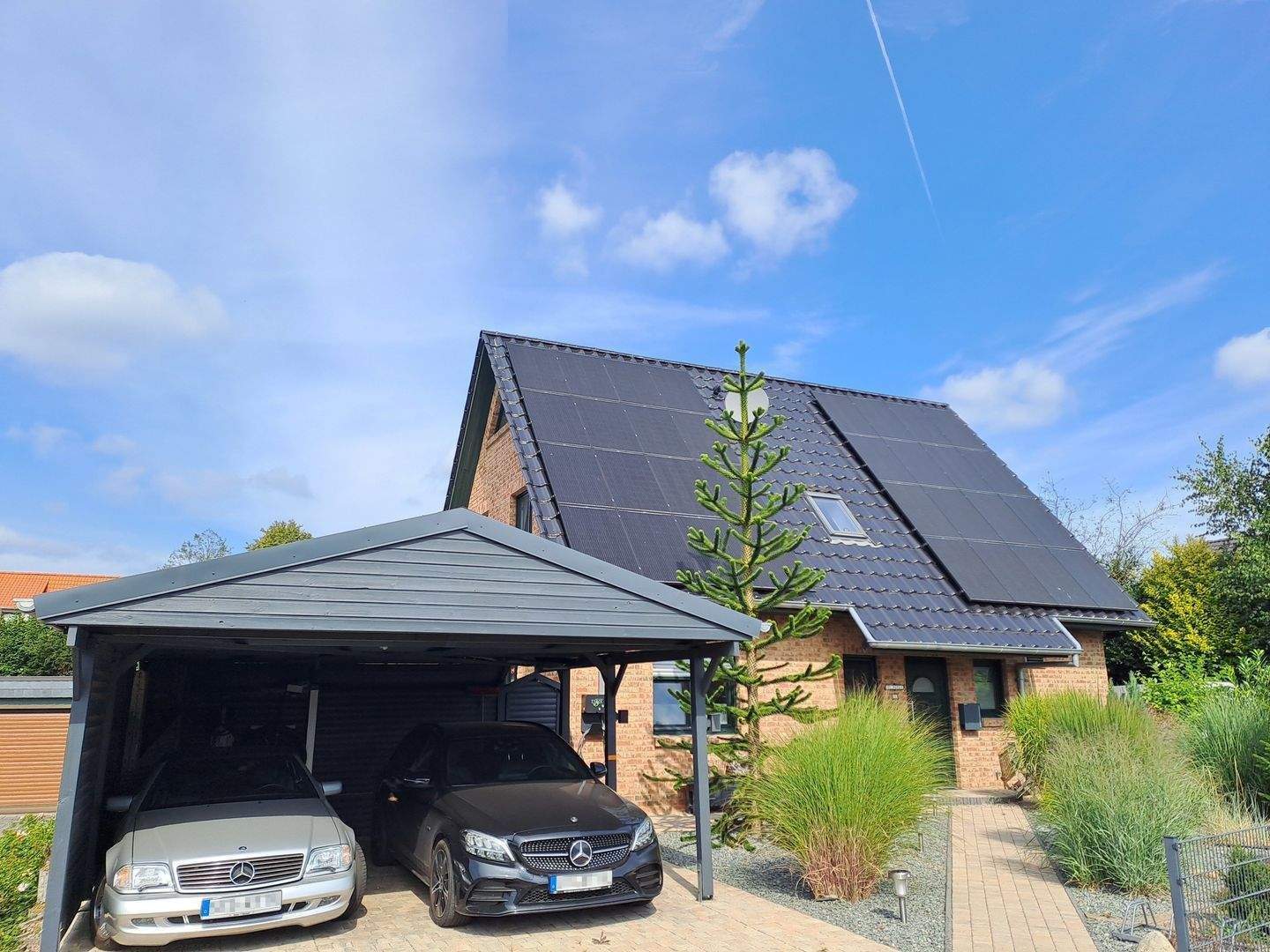 hochwertiges 4-Zimmer-Einfamilienhaus (KfW 70) mit PV-Anlage, Außenpool und Doppelcarport – Apensen – Vorschaubild 2