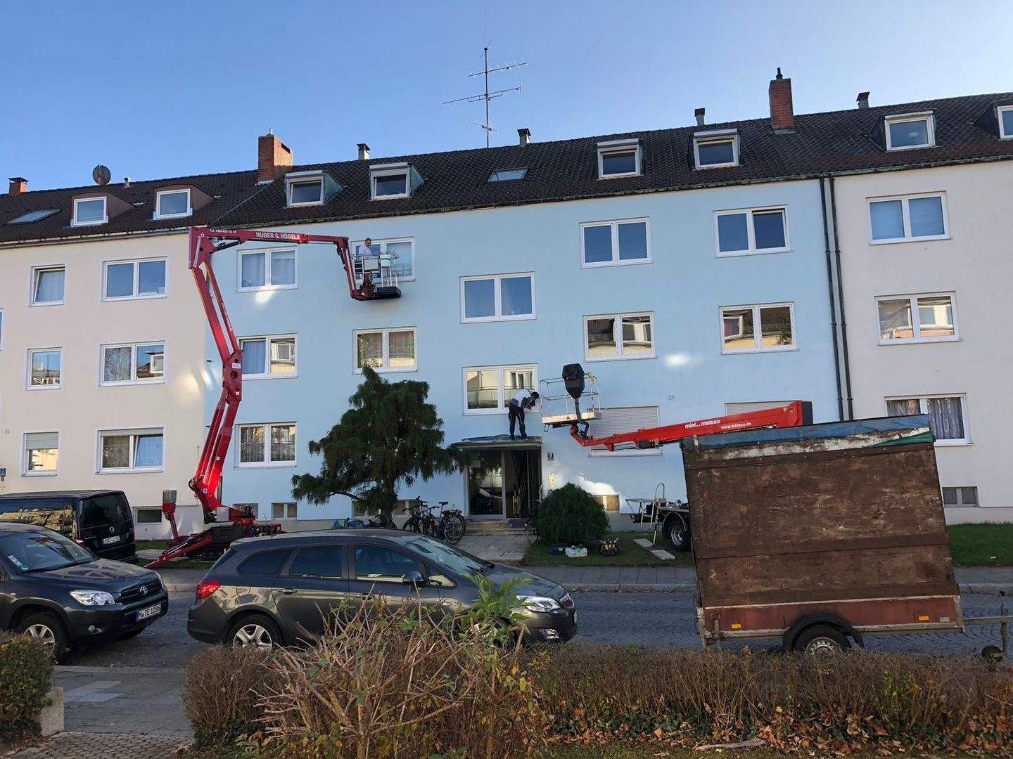 Kernsanierte 3 Zimmerwohnung mit Balkon - Blick ins Grüne – München – Vorschaubild 2