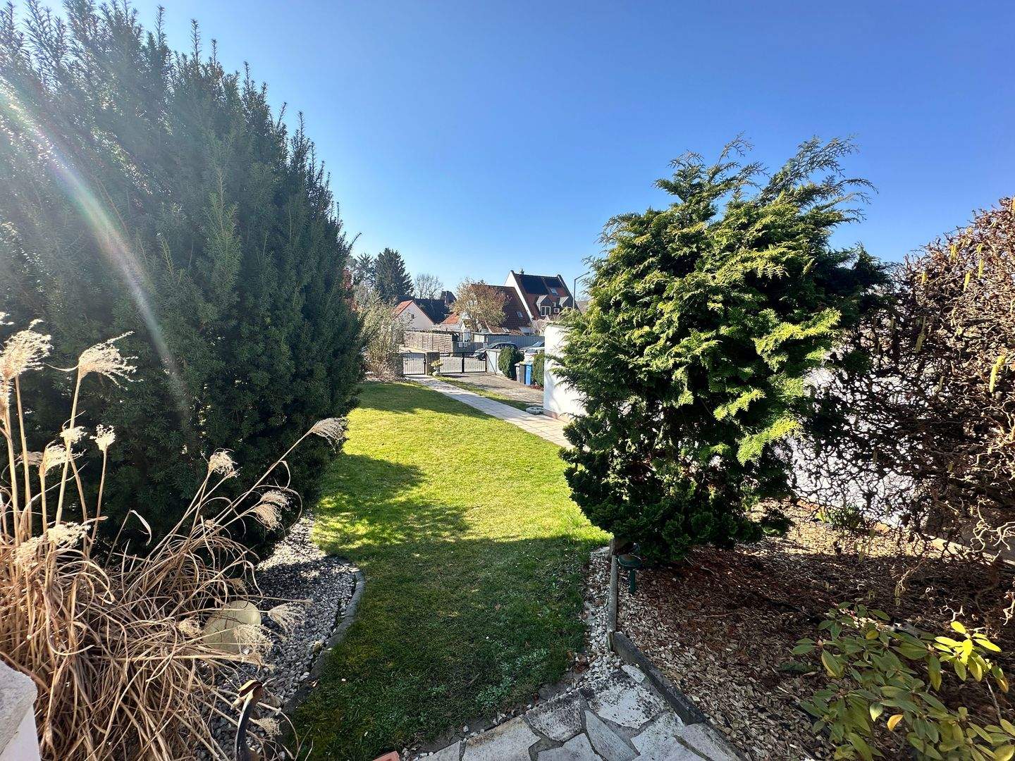 Wohnen auf einer Ebene: Großzügiger 7-Zimmer-Bungalow mit Gartenidylle in begehrter Lage Nürnberg-Eibach – Nürnberg – Vorschaubild 9