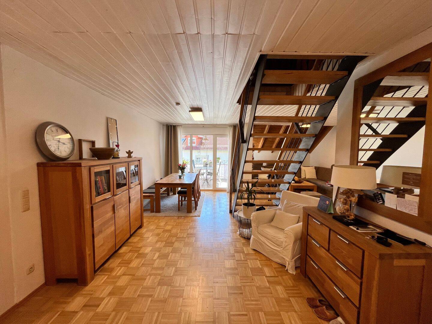 Stilvolle Maisonette-Wohnung mit Balkon in bester Lage von Eichenzell!