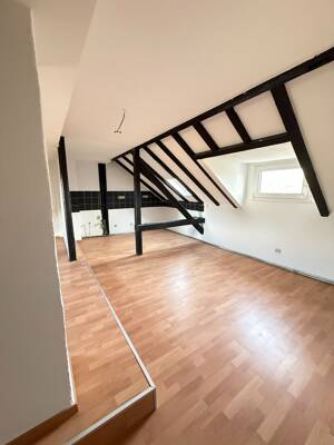 4-Zimmer-Dachgeschosswohnung mit Altbaucharme am Fuße des Kaiserbergs – 47058 Duisburg – Vorschaubild 2