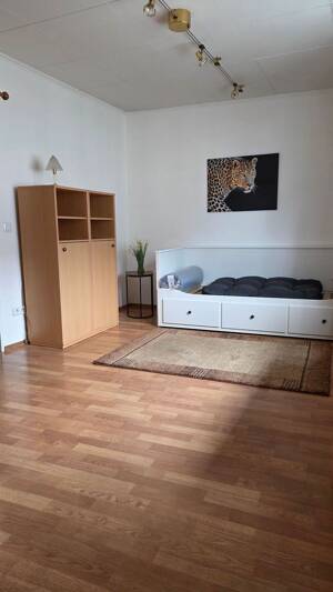 Gemütliche 1 Zimmer Wohnung mit separater Küche – 40545 Düsseldorf – Vorschaubild 1