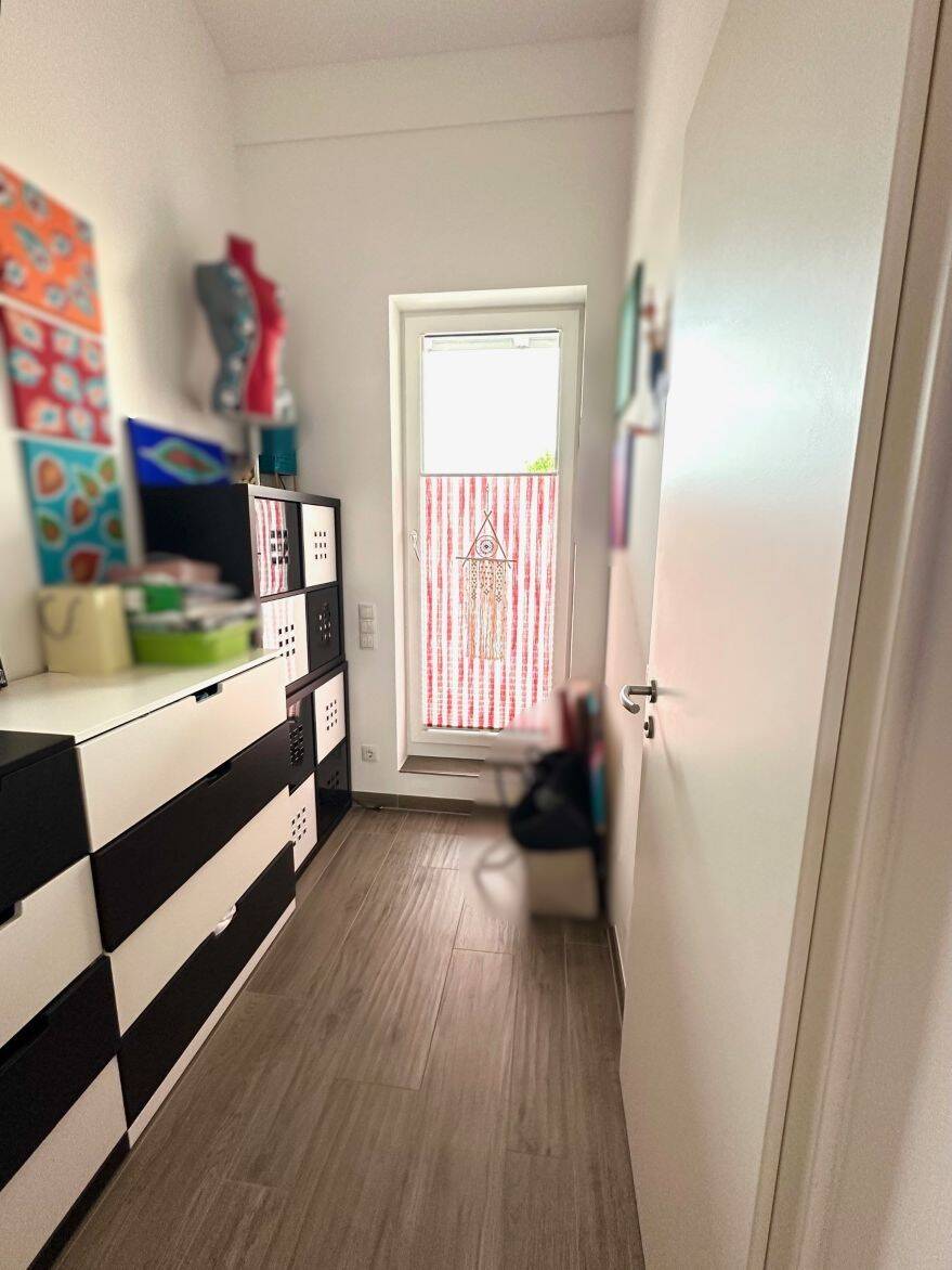 **3-ZIMMER-WOHNUNG MIT - DUSCHBAD EN SUITE UND DACHTERRASSE** – Poing – Vorschaubild 6