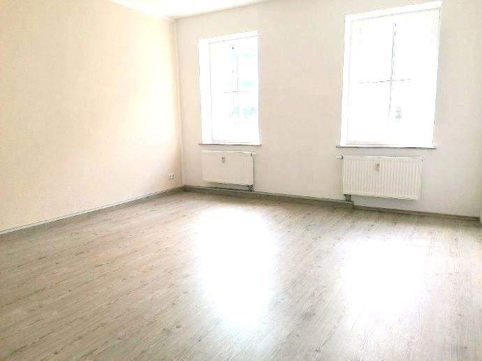 !! 2-Zimmer-Wohnung mit Balkon und PKW-Stellplatz im Lutherviertel !!