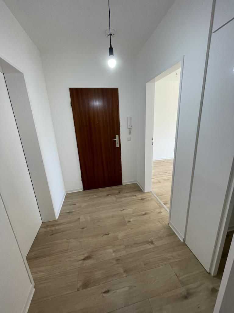 Charmante 2-Zimmer-Wohnung mit Laminatboden in Wolfsburg – Wolfsburg – Vorschaubild 9