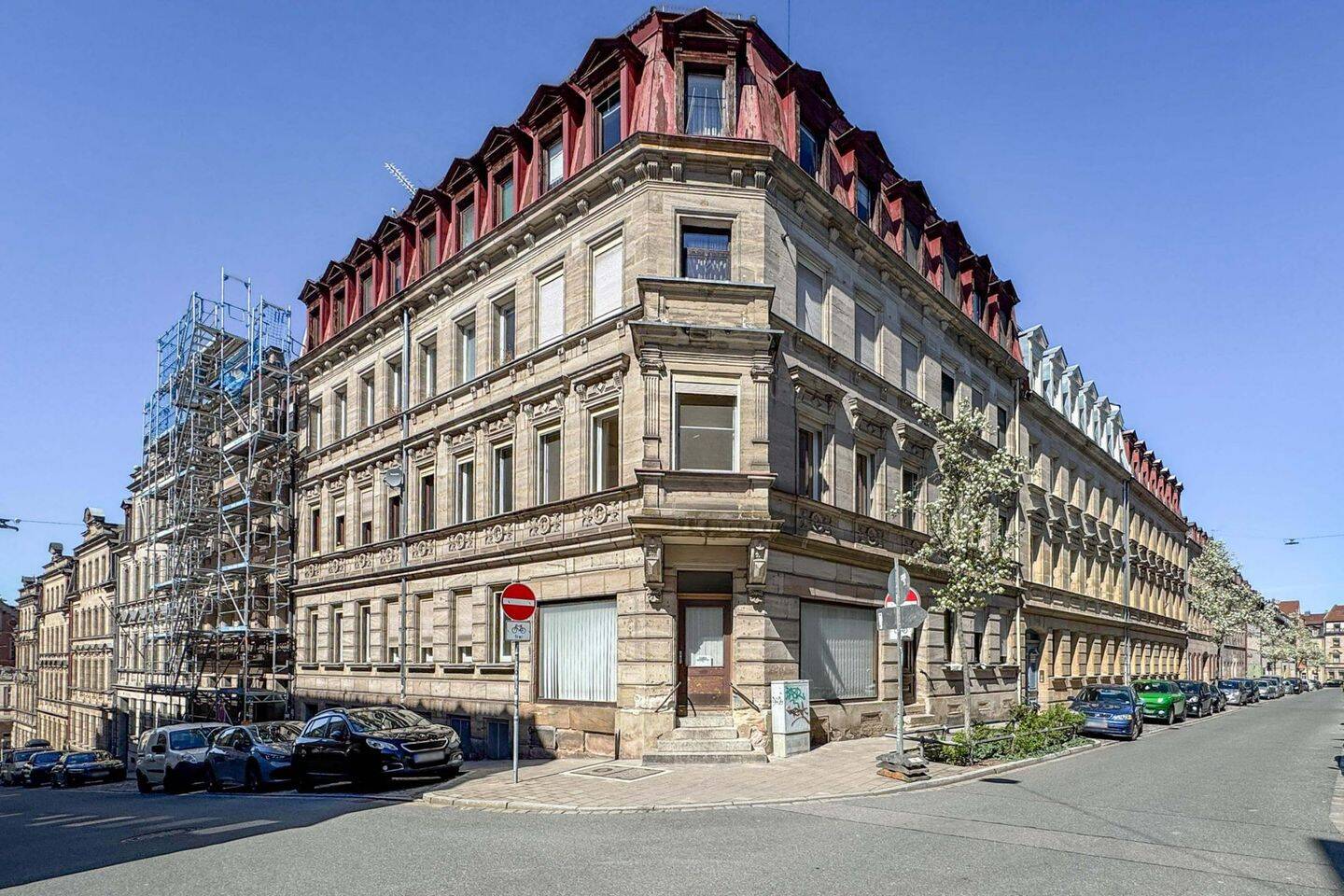 Bezugsfreie 4-Zimmer-Wohnung mit Balkon und zwei Bädern im Herzen von Fürth – Fürth – Vorschaubild 3