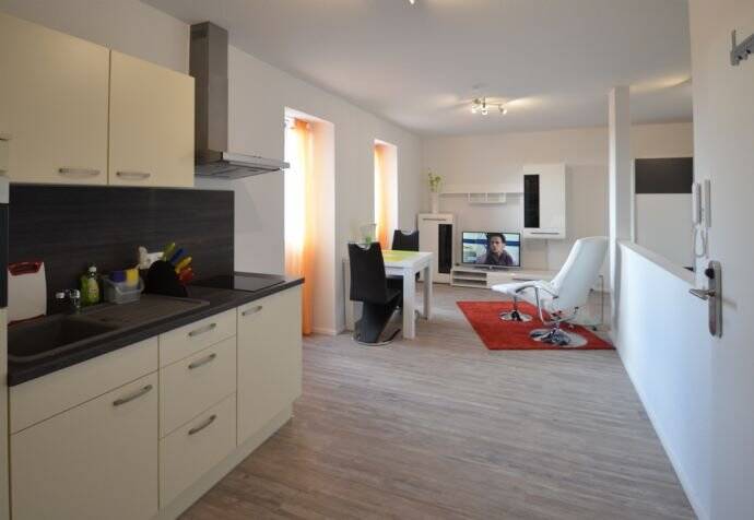 Geräumiges 1-Zimmer-Apartment, wohnlich und komplett ausgestattet, zentral in Raunheim