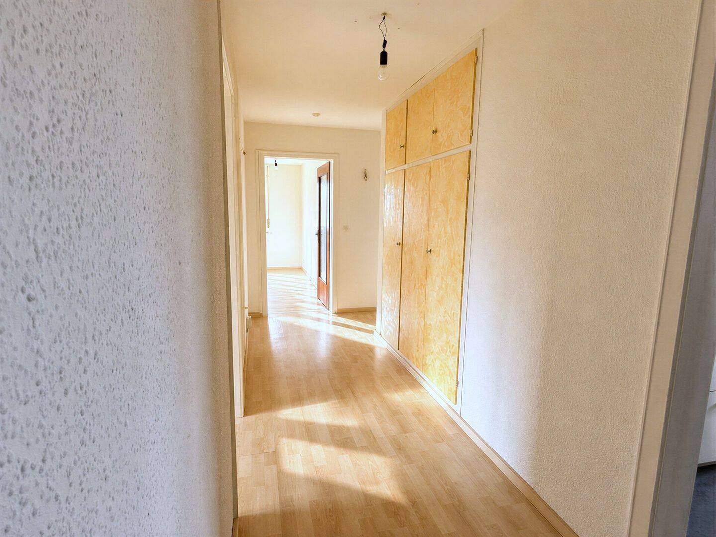 Wohnen mit Münsterblick - 3-Zimmer-Dachgeschosswohnung in ruhiger Wohnlage – Ulm – Vorschaubild 4