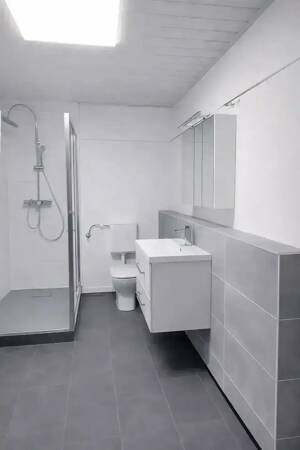 Möbliertes Einzelzimmer im WG-Wohnung in Erlangen – 91056 Erlangen – Vorschaubild 2