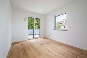 Sofort einziehen: Moderne 3-Zimmer-Wohnung mit drei Balkonen und durchdachtem Grundriss – 81739 München – Vorschaubild 8