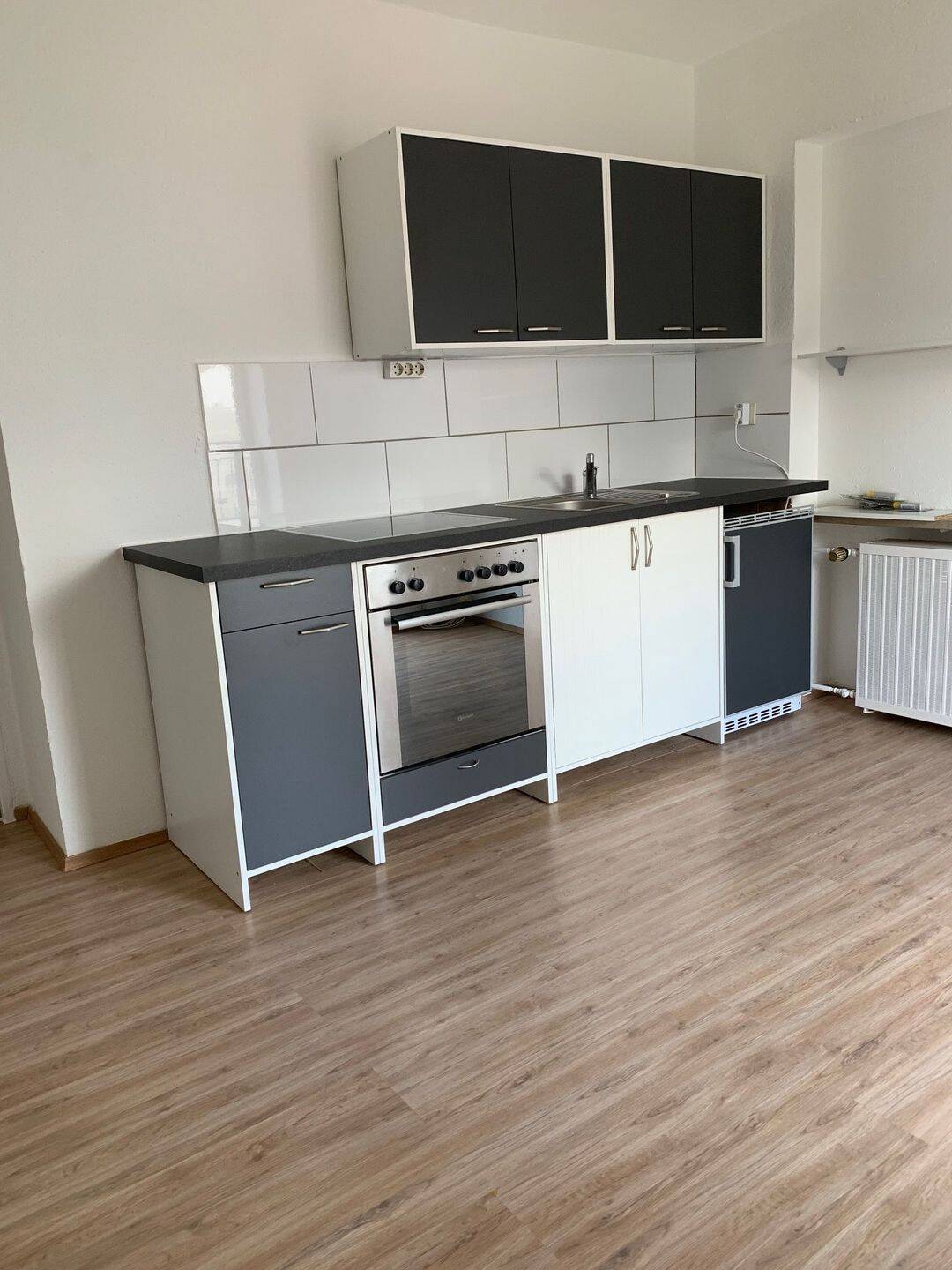 Ingolstadt-Nord, kleine 2-Zi.-Wohnung, mit Einbauküche, ohne Balkon